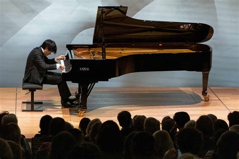 bruce liu fondation louis vuitton|Piano nouvelle génération : Bruce Liu .